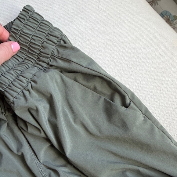 Vuori Villa Joggers - Picture 4 of 4